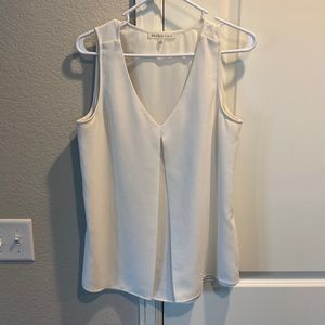 Sleeveless blouse